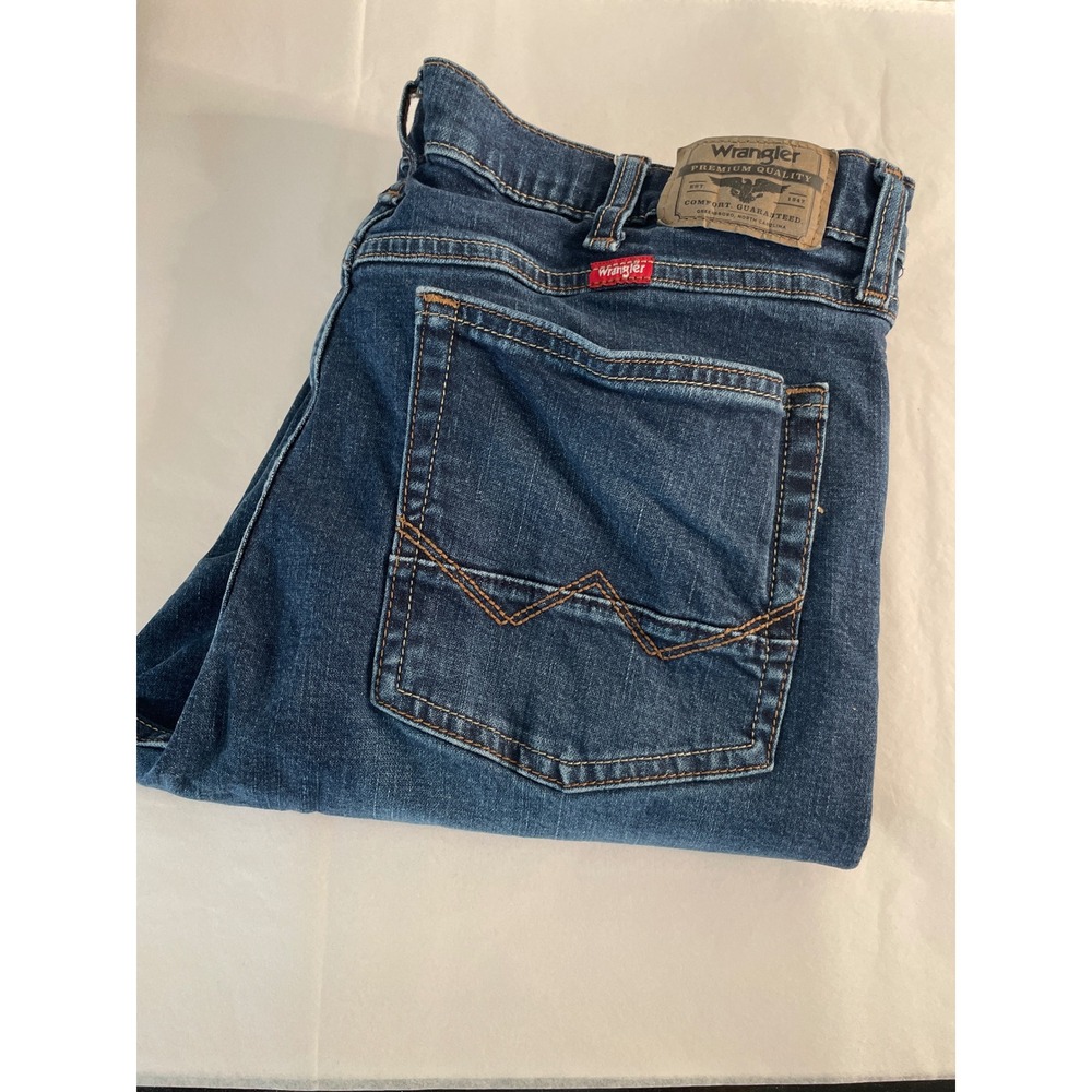 Wrangler Mens Slim Straight Premium Quality Medium Wash Blue Denim Jeans